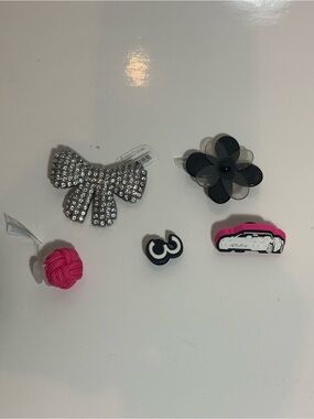 Lot Of 6 Croc Charms Jibbitz Diamond Bow Yarn Flower Car Etc